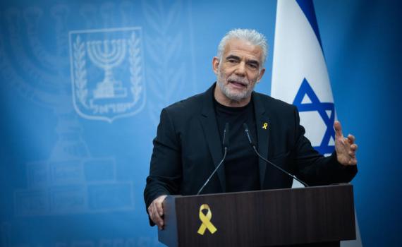 לפיד: "נבטל את כל התשלומים המושחתים של הממשלה הזאת"