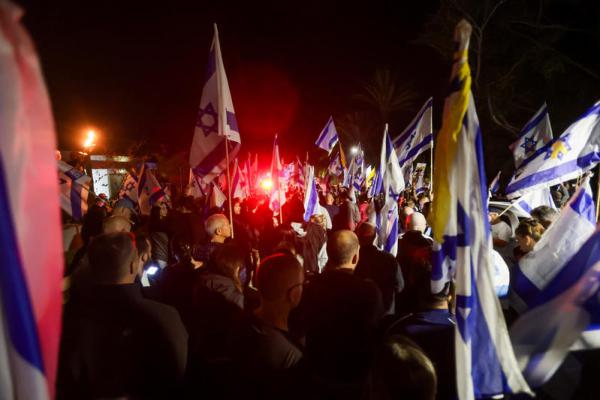 ירי פצצות התאורה אל בית נתניהו: שלושה חשודים נעצרו