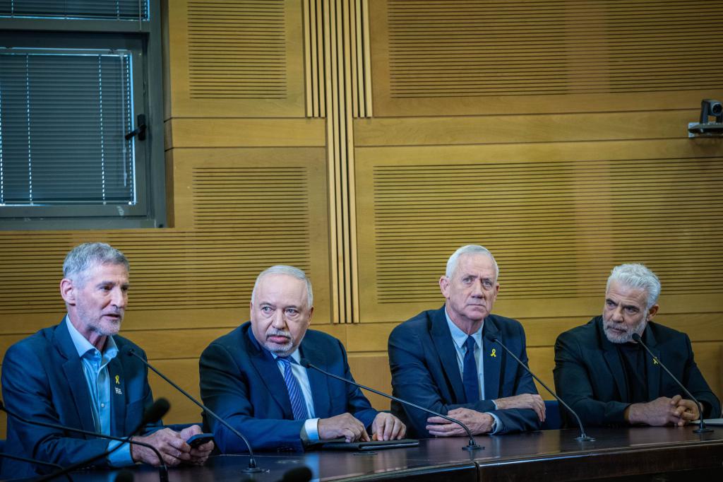 פה אחד: האופוזיציה תעלה להצבעה את החוק לפיזור הכנסת