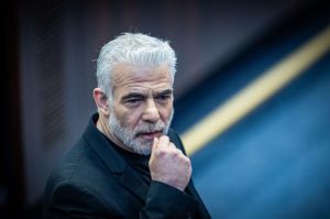 לפיד יביך את הממשלה: תכנית טראמפ תובא לאישור הכנסת