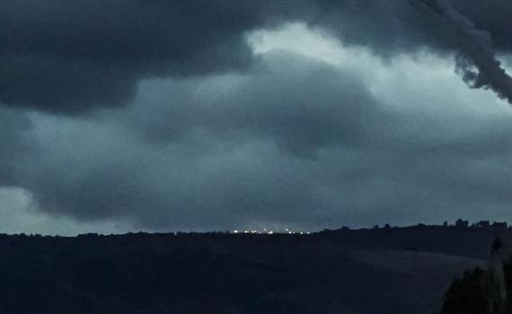 דיווח ערבי: חיל האוויר תקף יעדי חיזבאללה בדרום לבנון