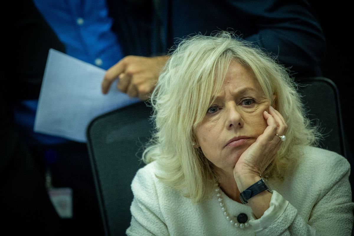 למרות תחילת ההליך: הדחת היועמ"שית לא בסדר יום של הממשלה