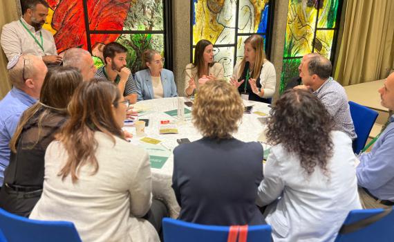 רעיית הנשיא בקריאה לפוליטיקאים לספק מענה כלכלי למילואימניקים