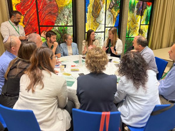 רעיית הנשיא בקריאה לפוליטיקאים לספק מענה כלכלי למילואימניקים