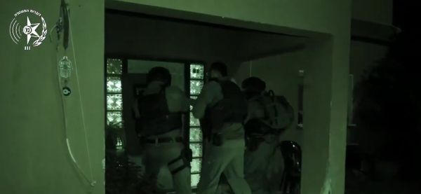 מחסן נשק ענק נחשף על ידי המשטרה בכפר עיספיא