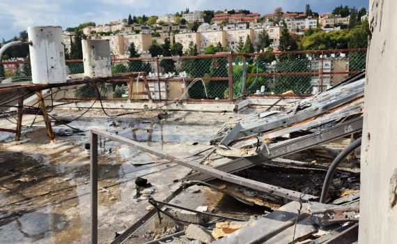 מטח כבד לצפון: 50 שיגורים לכרמיאל, 3 פצועים מרסיסים