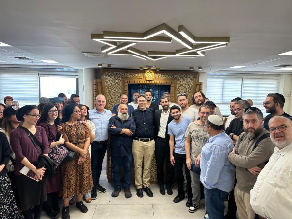 בדרך לישראל: בפתח תקווה קולטים עולים מצרפת