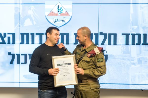 שבוע לאחר הפיגוע בשילה: תעודת הוקרה ללוחם שניטרל את המחבל