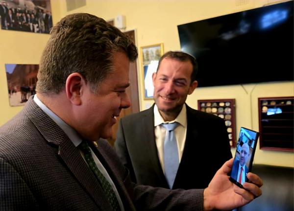 השיחה המרגשת של חבר הקונגרס ויו"ר מועצת שומרון עם יו"ר הכנסת