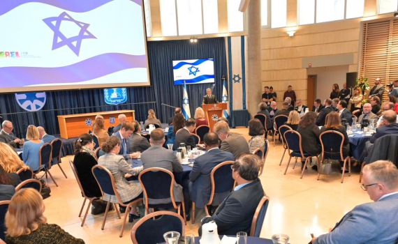 שר החוץ לשגרירים הזרים: "נצטרך לשמור על חופש פעולה בכל הסכם"