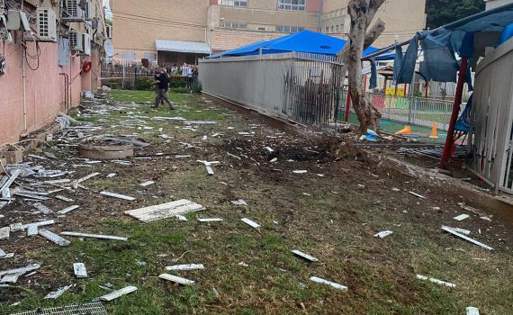 מטח כבד לגליל המערבי: פגיעה ישירה בגן ילדים בעכו