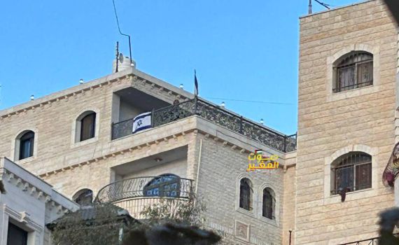 בתגובה לטרור: צה"ל תלה דגלי ישראל בכפר העוין בבנימין