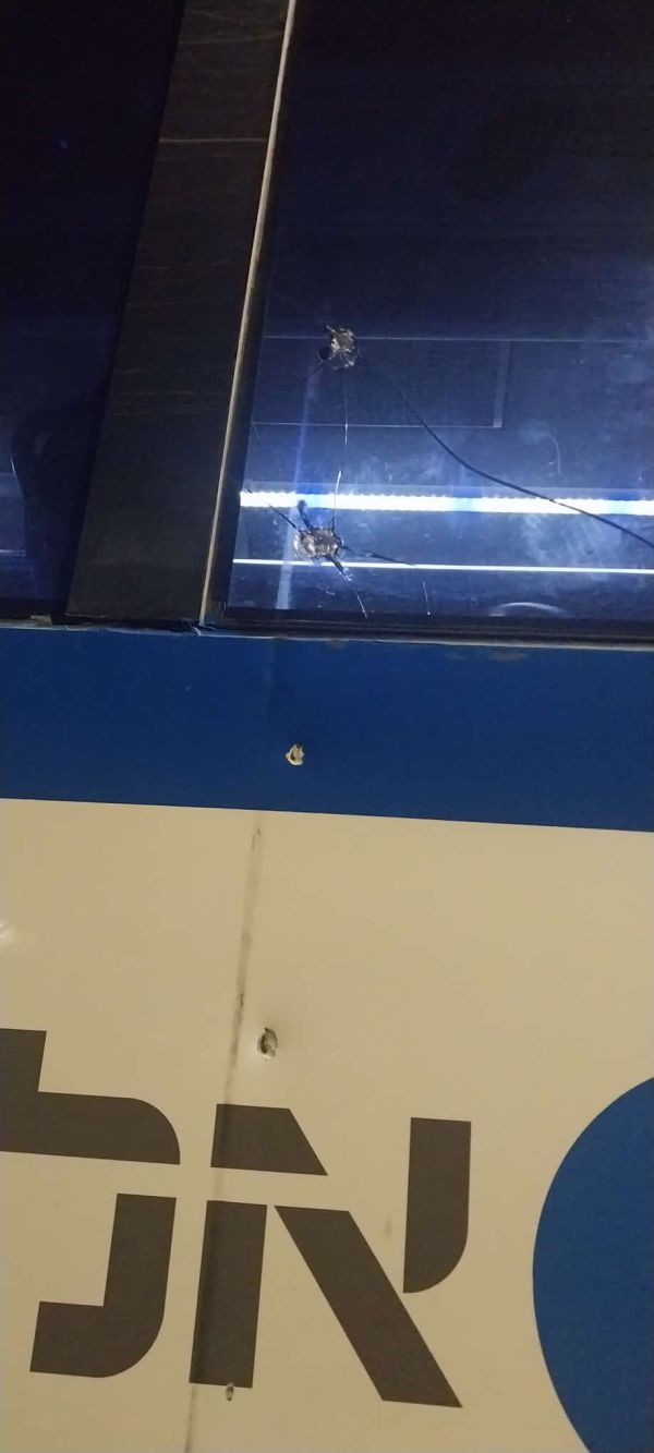 פיגוע ירי? בצה"ל אומרים: "הסימנים באוטובוס נגרמו מאבן"