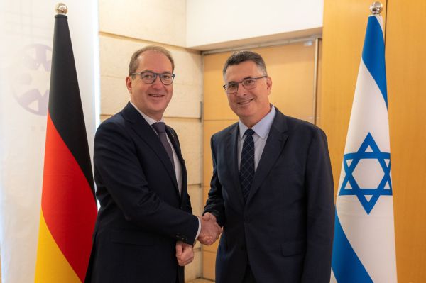 המנהיג הגרמני: לא נקבל את צווי המעצר שהטיל בית הדין בהאג