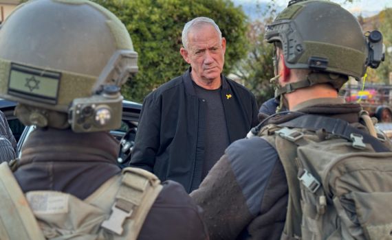 גנץ בסיור בצפון: "נתניהו, תן תשובות לציבור"