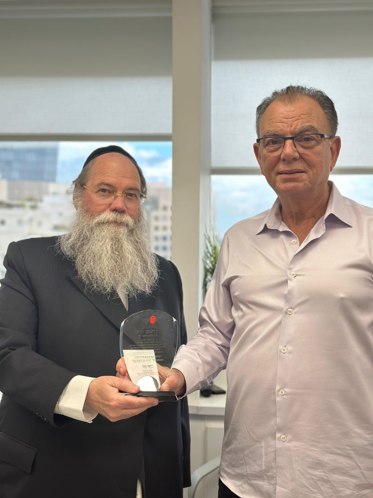 יו״ר ארגון רחשי לב קיבל פרס על פועלו למען חולים בזמן המלחמה