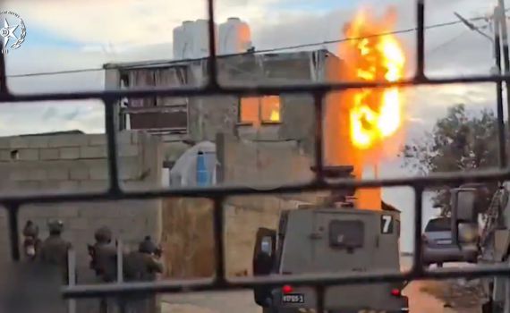 תיעוד דרמטי: מסתערבי מג״ב מחסלים מחבלים ומקריסים מבנה בג'נין