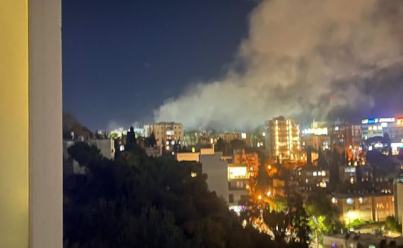 מטח של 10 שיגורים לחיפה; דיווח על נפילות בעיר