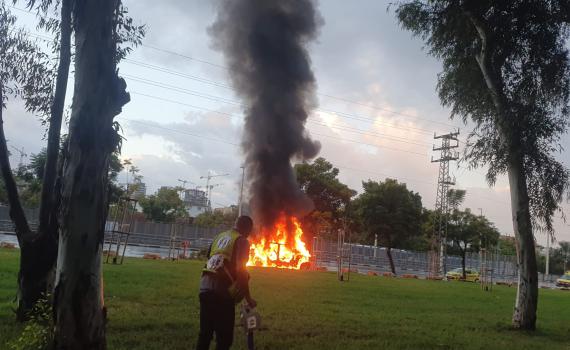 חשד לחיסול: הרוג ופצוע בינוני בפיצוץ רכב בפתח תקווה