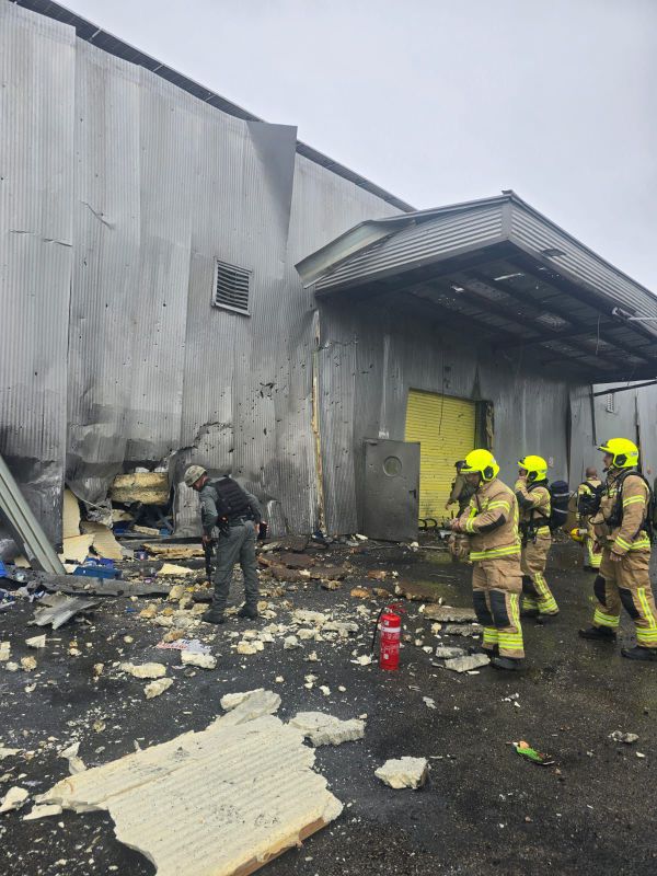 פגיעה ישירה במפעל במעלות: אישה נפצעה באורח קל מרסיסים