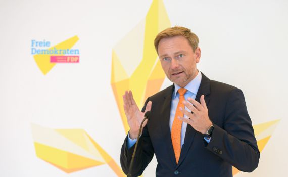 גרמניה בדרך לבחירות: שולץ פיטר את שר האוצר