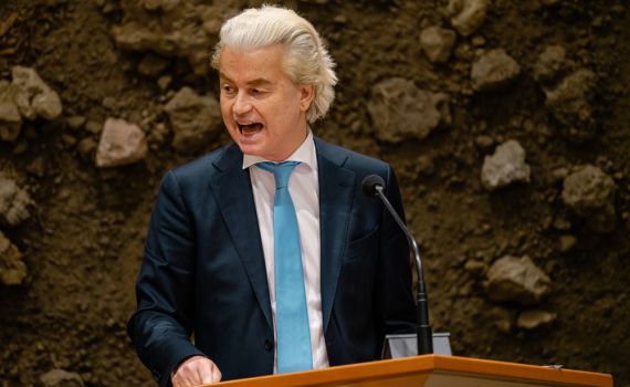 "כאוס מוחלט": וילדרס דורש לפטר את ראש עיריית אמסטרדם