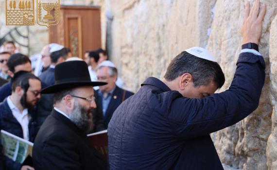 "אני כאן היום לומר תודה לאלוהים" נשיא פרגוואי בביקור בכותל