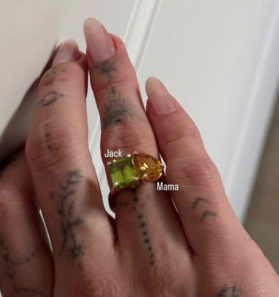 פינק או התקמצן? זו מתנת הכריסמס שקיבלה היילי ביבר מג'סטין