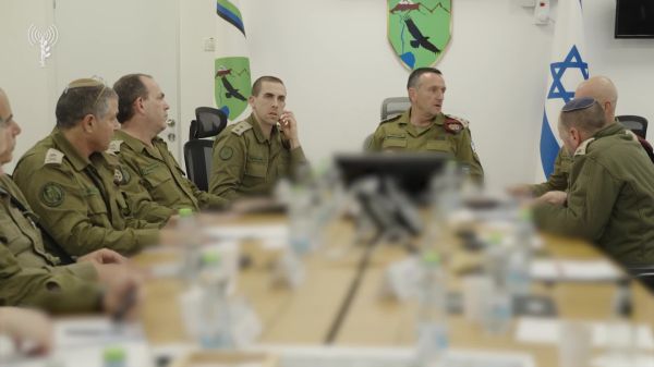 בצה"ל לא מתערבים בנעשה בסוריה, אך נערכים למערכה מול המורדים