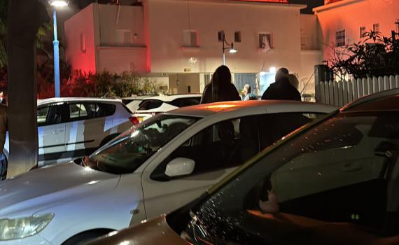 מפגיעת ברק: בית עלה באש ביבנה. צפו