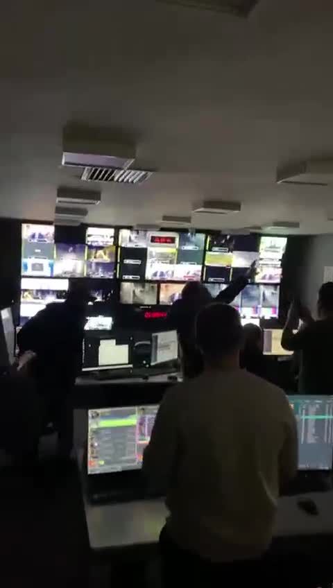 המורדים השתלטו על ארמון הנשיאות: צה"ל התחיל בתנועה