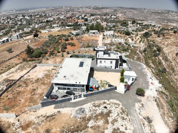 איפה המנהל האזרחי? כפר נופש פלסטיני לא חוקי בשטח C