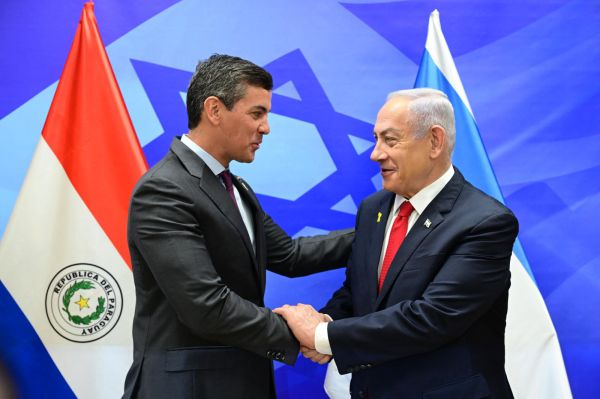 בקביעת מזוזה חגיגית: שגרירות פרגוואי נחנכה בירושלים | צפו