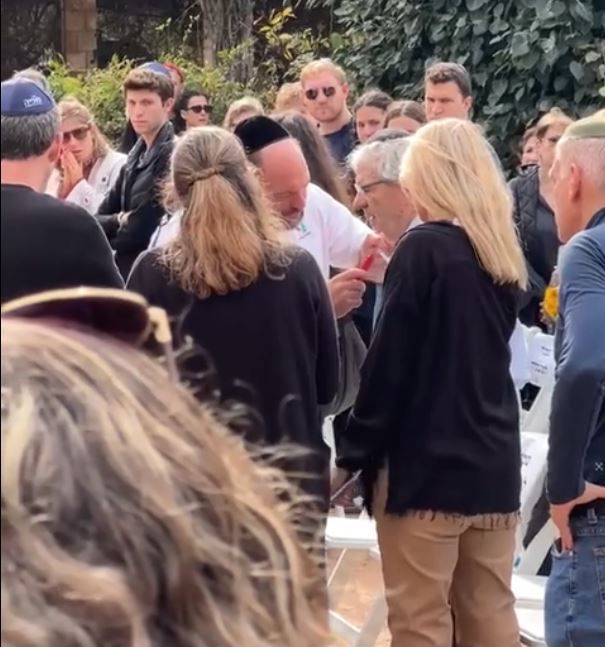 אהרן ברק, נשיא העליון בדימוס בקריעה על אישתו אלישבע