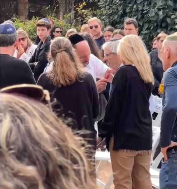 אהרן ברק, נשיא העליון בדימוס בקריעה על אישתו אלישבע