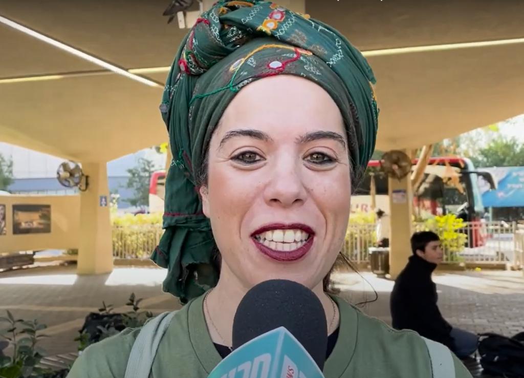 בכיסוי ראש וחצאית: 120 נשים דתיות התגייסו לצה"ל