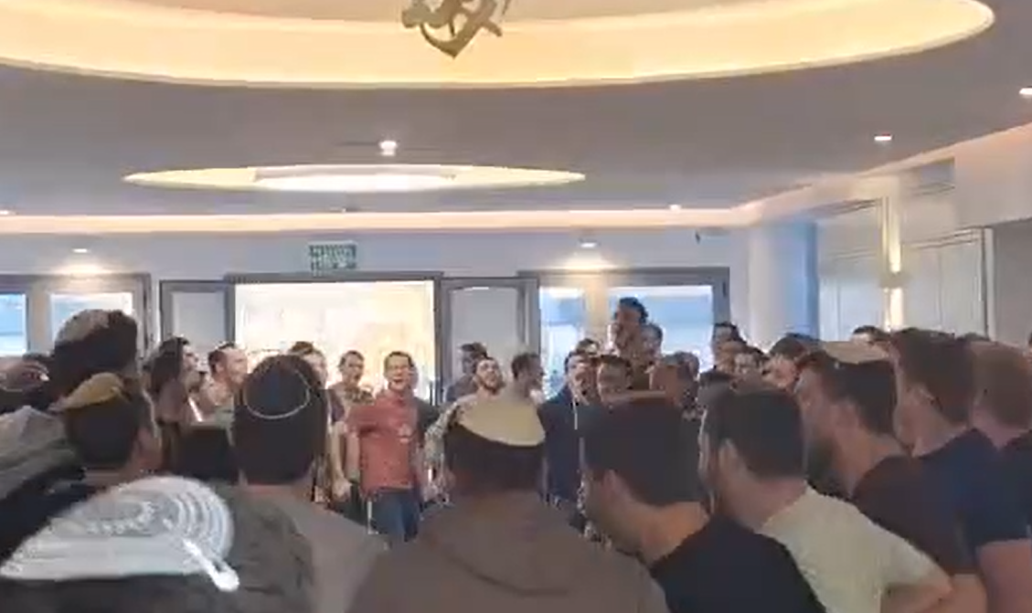 בשירה וריקודים: ישיבת קרית שמונה נפתחה מחדש