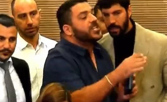 הדובר של קרעי התפוצץ על לפיד ואז התנצל