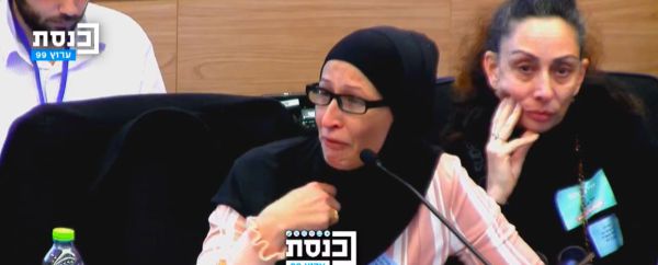 תושבת יפו פרצה בבכי: "ערביי ישראל עוברים תקופה קשה"