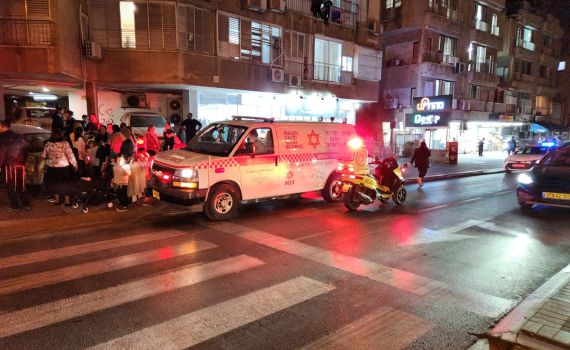 בני ברק: רכב דרס שני אזרחים, חשד לפיגוע