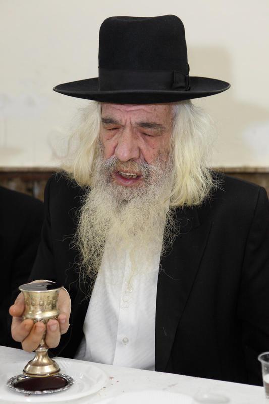 נחפרו 2 קברים: מאבק היכן יטמן מנהיג הפלג הירושלמי