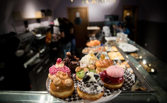 "סופגניית החטופים" מעוררת סערה: "מה עבר להם בראש?"