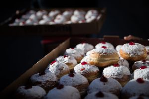 לאחר התקף אלרגיה: רופא הציל את חייו של צעיר שאכל סופגנייה