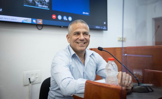 גם מחוץ למסך: ינון מגל רושם ניצחון גדול