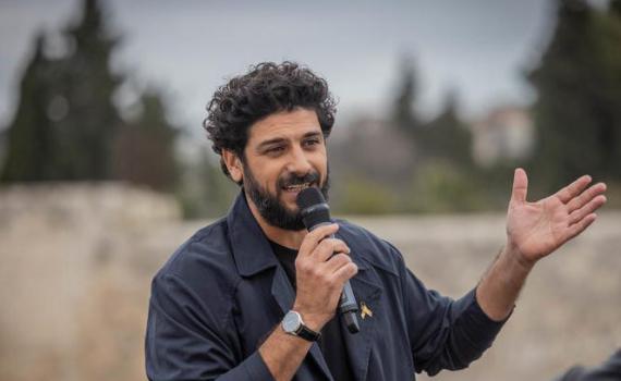 אביב אלוש בפוסט מרגש על הברית של בנו, חושף את השם שנבחר