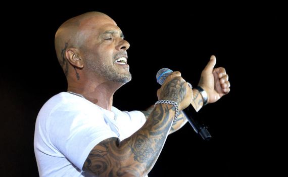 המנחה ביטלה את השתתפותה באירוע עם אייל גולן