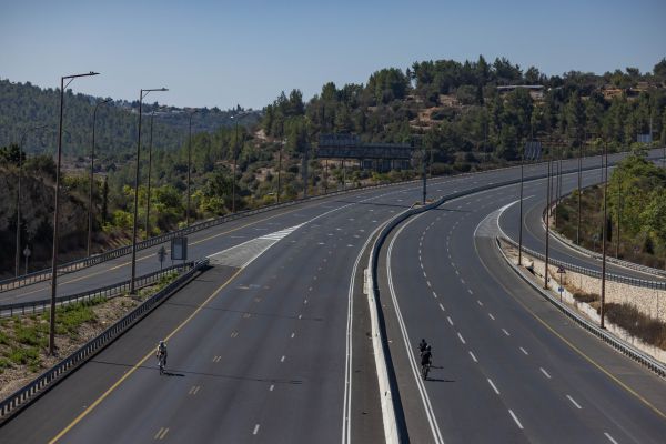 אחרי שעות: כביש 1 נפתח לתנועה