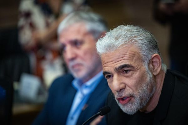 לפיד לכ"ץ: "לא הצגת חוק גיוס, אלא הונאה"