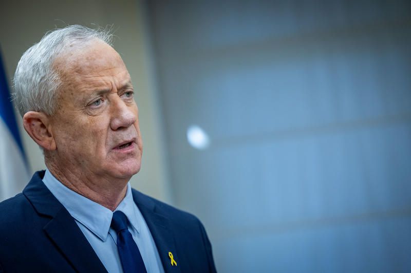 גנץ על לוין: "הוא לא למד שום לקח ואין לו שכל גם להצטער"