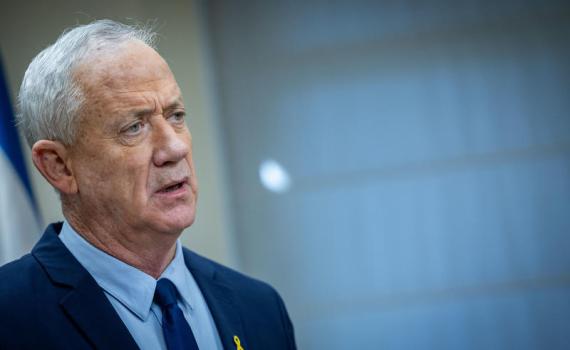 גנץ על לוין: "הוא לא למד שום לקח ואין לו שכל גם להצטער"